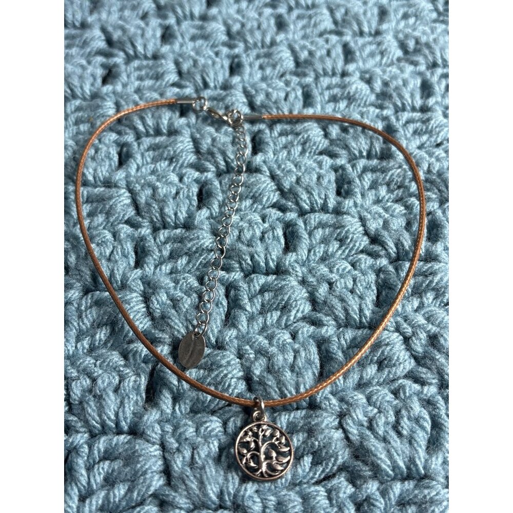 Vintage Y2K Claire's Tree Of Life Pendant Necklace Silvertone Brown Cord Minimal - Picture 4 of 4